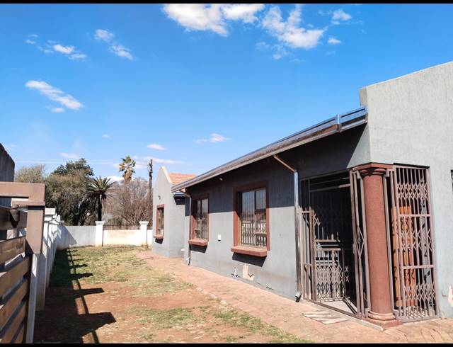 3 BEDROOM HOUSE FOR SALE IN KOOKRUS